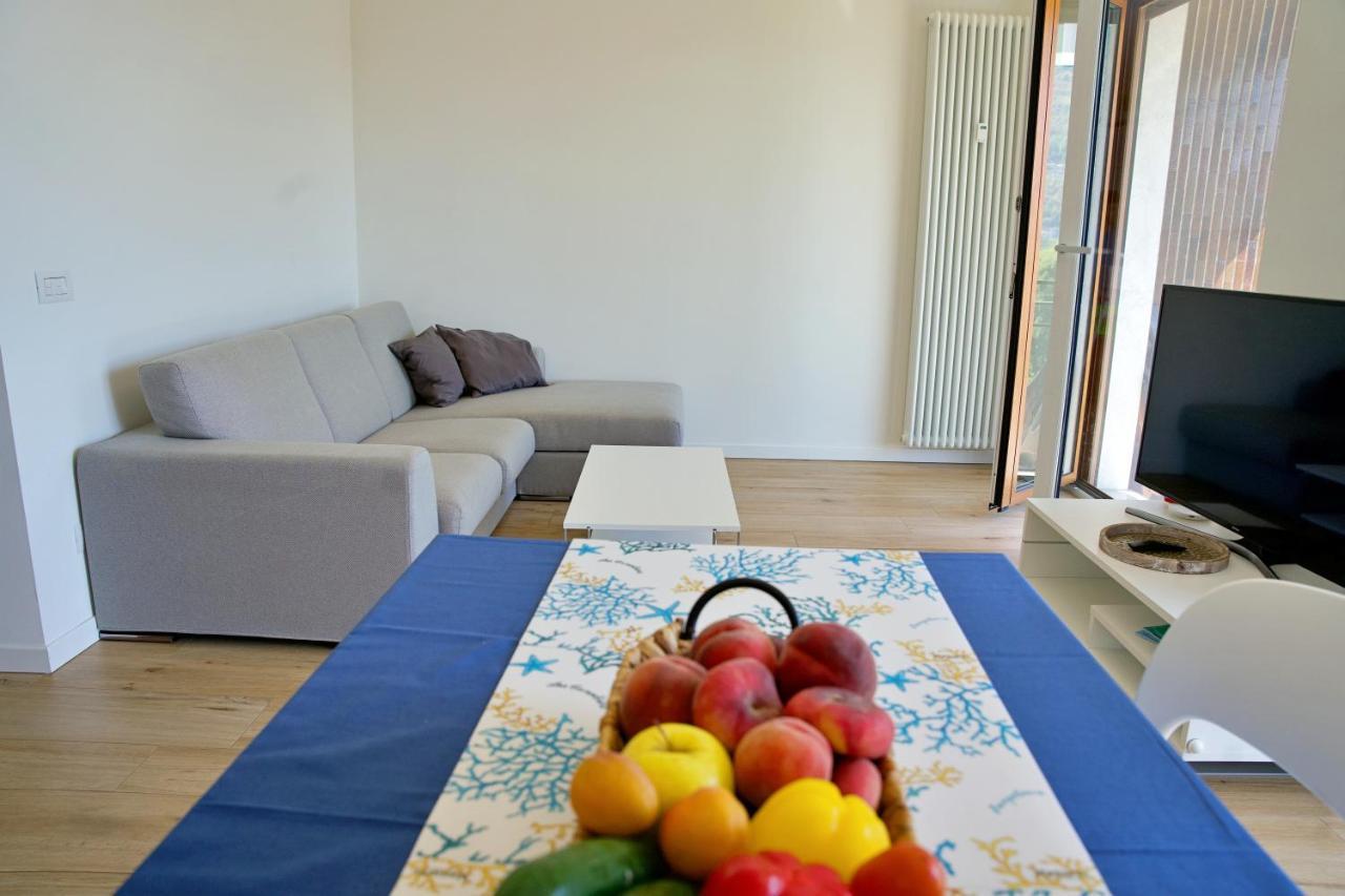 The Blue - Lake / City View Modern Apt Near Villa Olmo Como Exterior photo